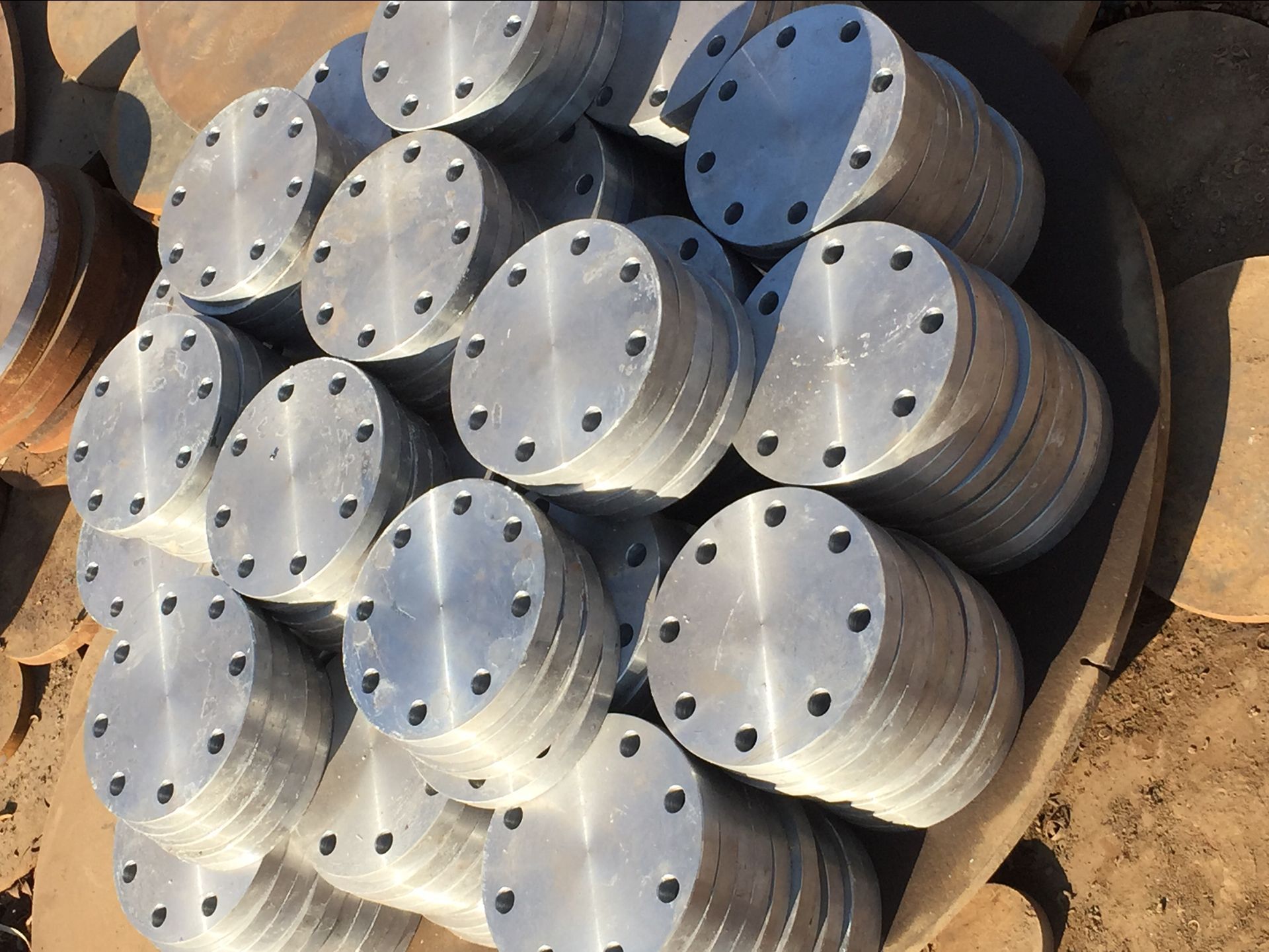 盲板、法蘭蓋、盲法蘭是不是一種產(chǎn)品