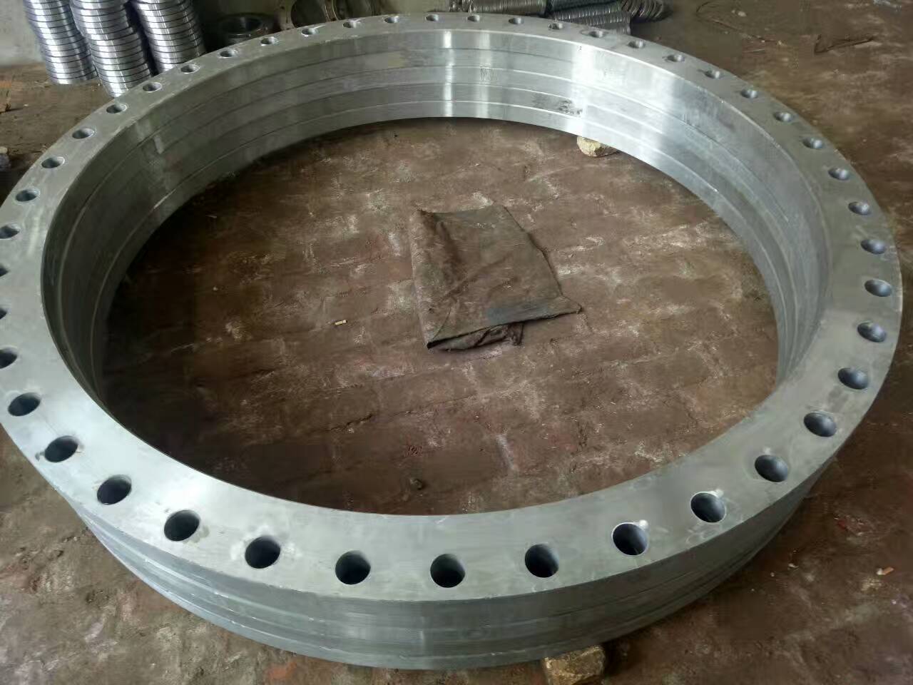 怎樣區(qū)別鑄和鍛打法蘭；